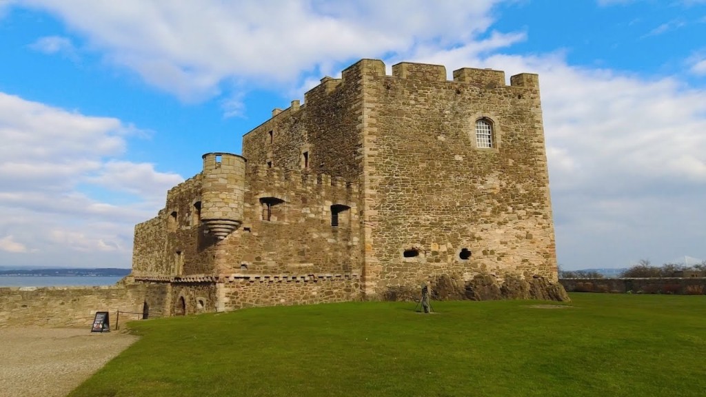 Blackness Castle keep and tower on the shore